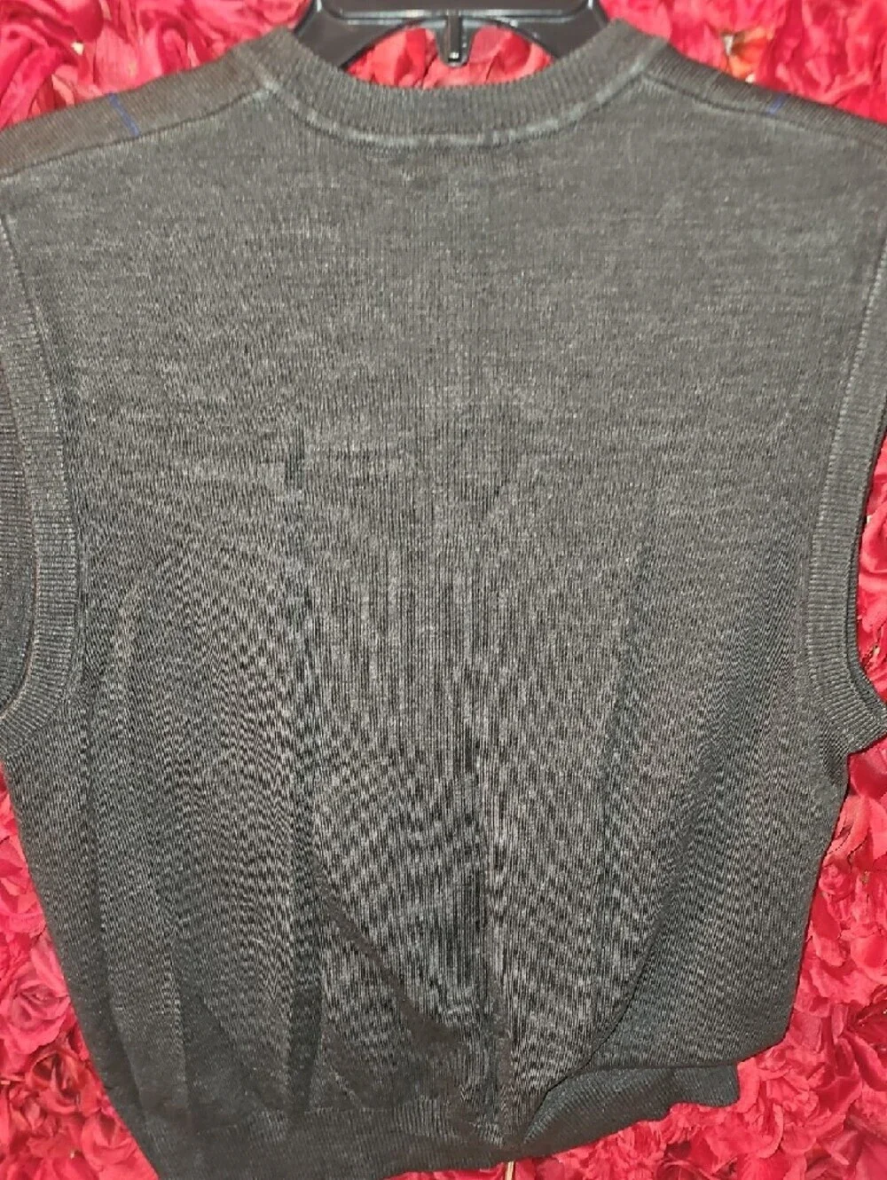 Dockers NWOT Dark Gray V-Neck Men's Sweater Vest with Blue Windowpane  Large